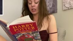 Hysterically Reading Harry Potter (version 2) With A Lush Vibe Inside Me